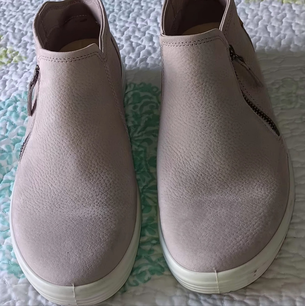 Ecco Unisex Slip-Ons